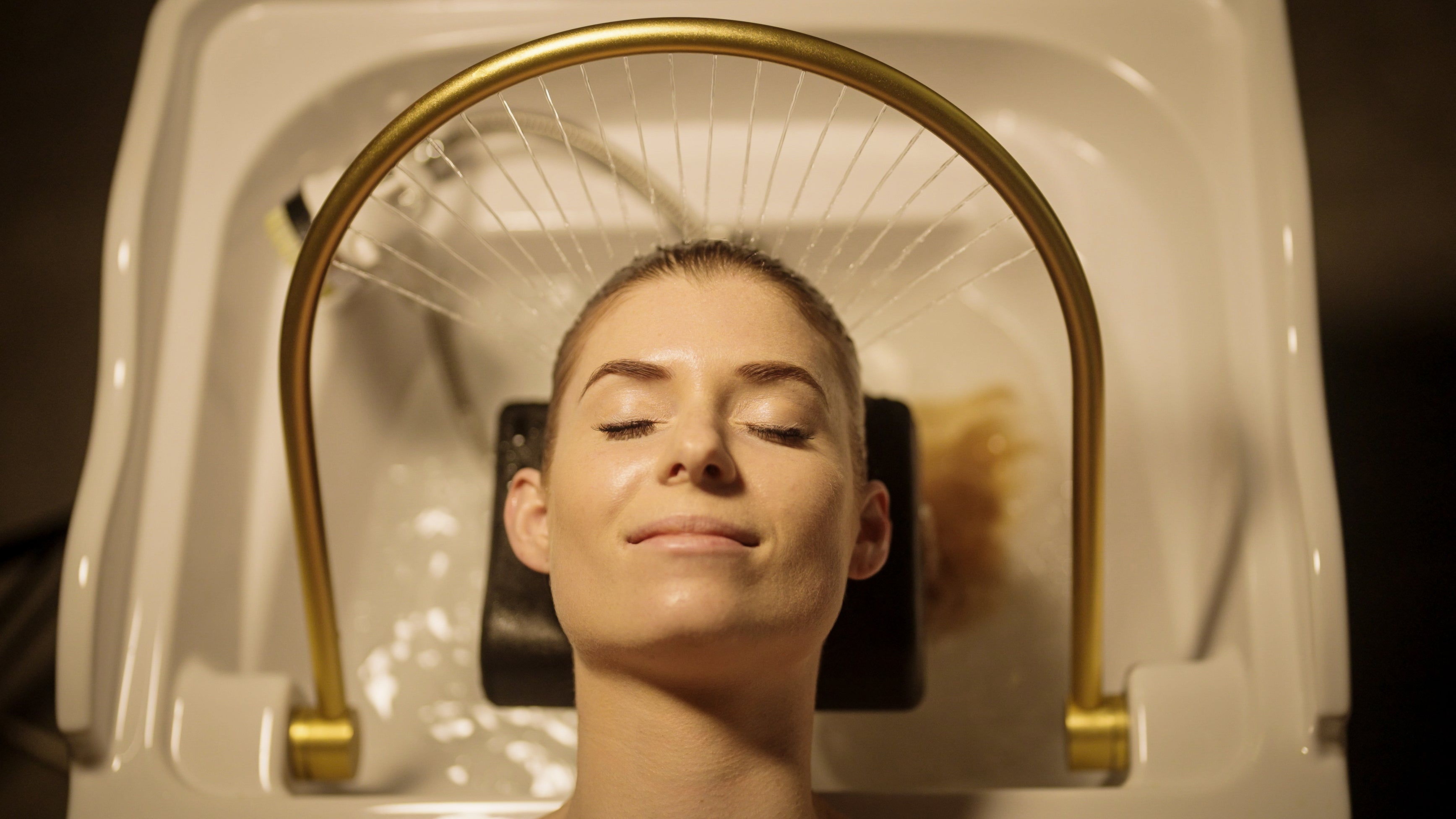 woman head spa image